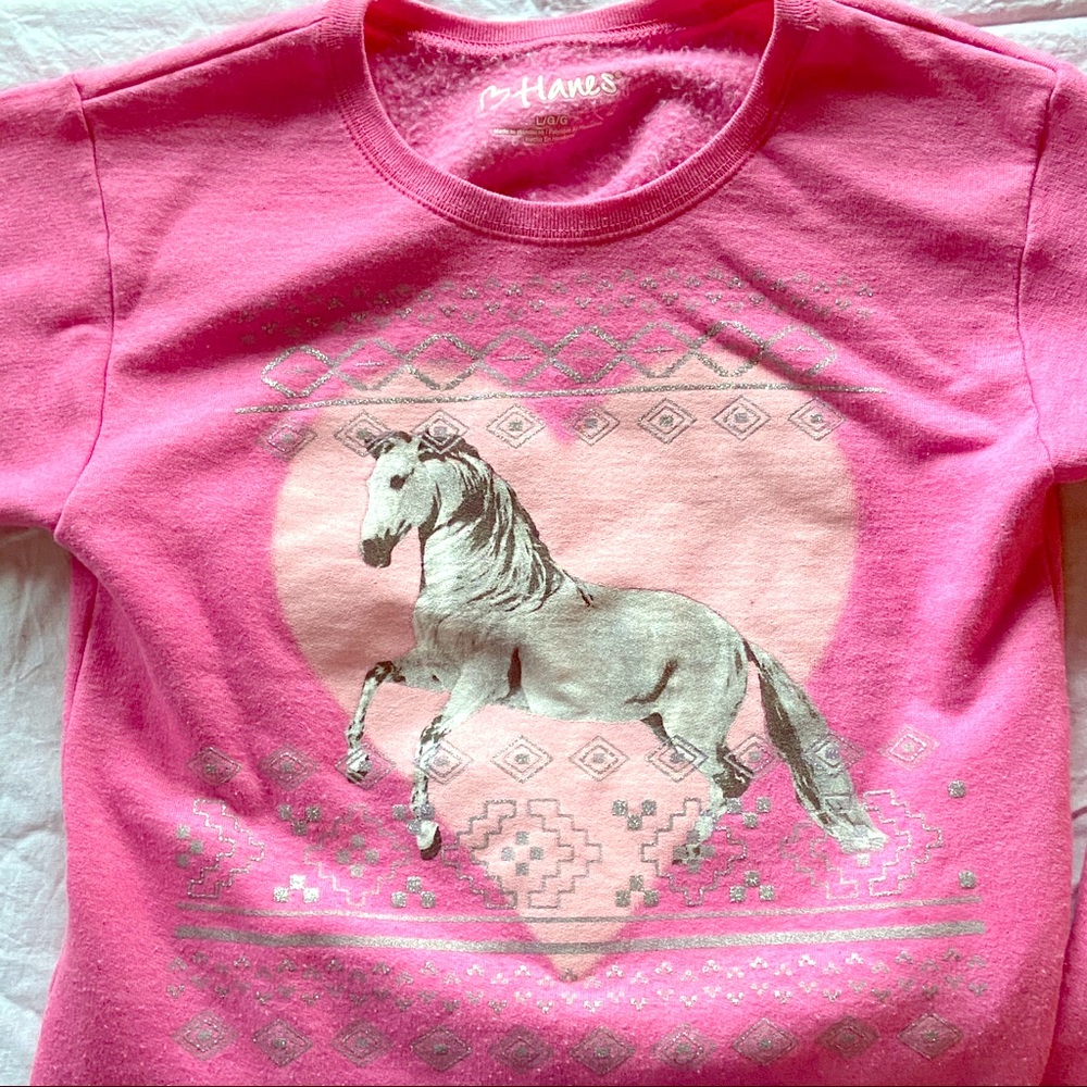 White horse girls long sleeve crewneck